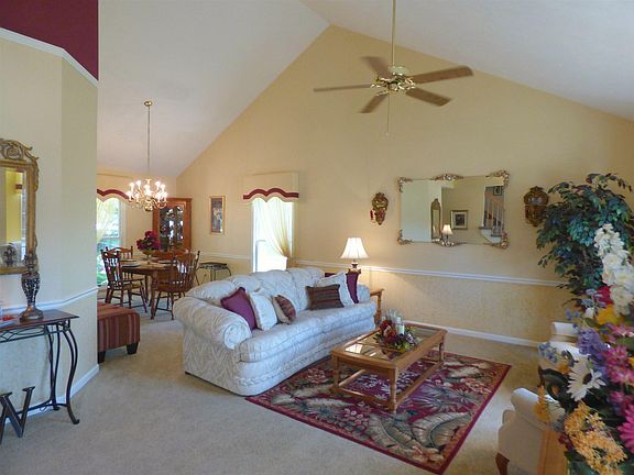 4th image of 803 Finch Dr