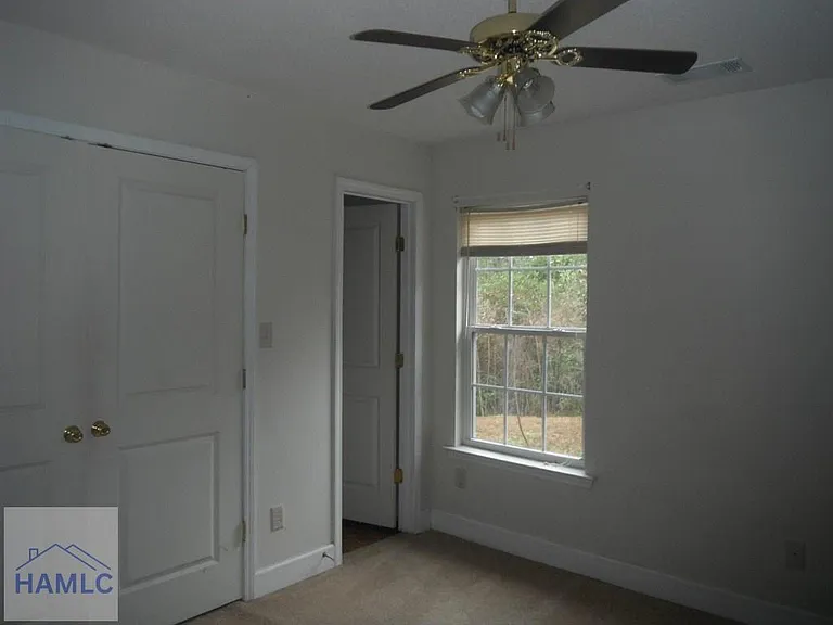 1113-5 Kelly Dr — Photo 2
