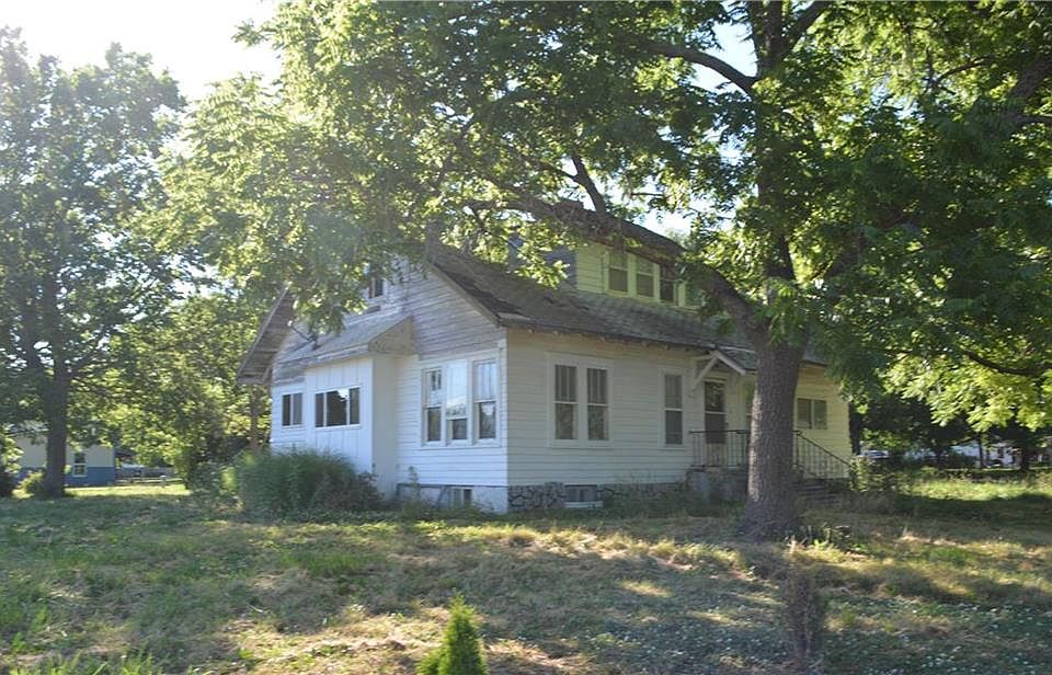 302 Charles St, Bronson, KS 66716 Zillow