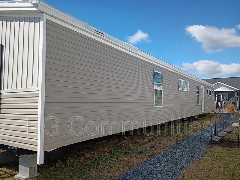 3 bed, 2.0 bath, $1,495 — Photo 2