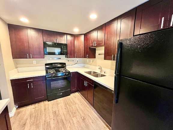 4th image of 859-861 Mola Vista Way