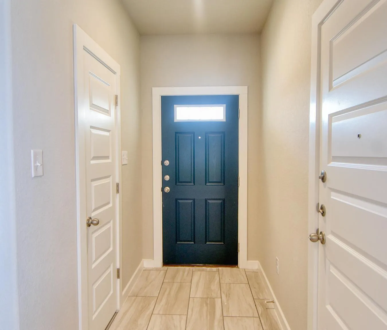 3 bed, 2.5 bath, 1362 sqft, $1,550 — Photo 3