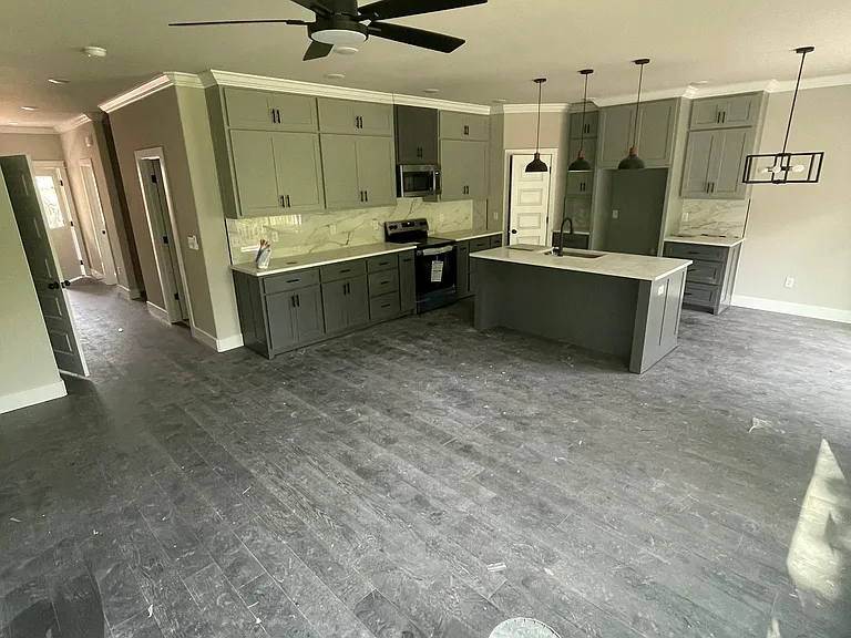 4 McHugh Ln #4 — Photo 2