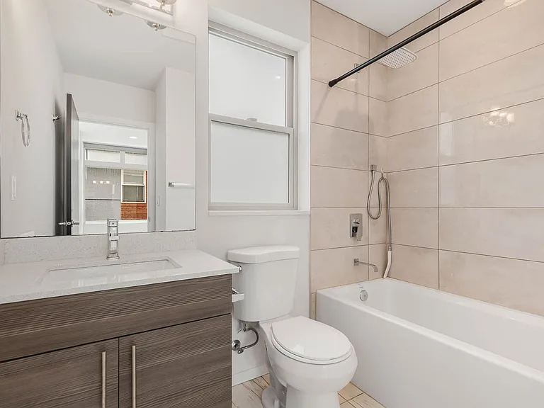 724A Martin Luther King Jr Way — Photo 13