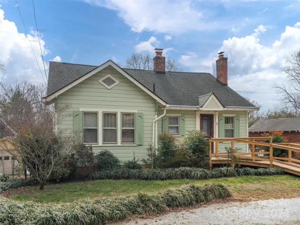 10 Buckingham Ct, Asheville, NC 28803