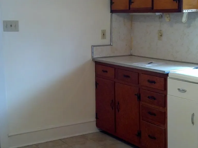 313 Noble Ave NE — Photo 4