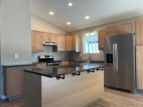 10515 E Countryside St, Wichita, KS 67207