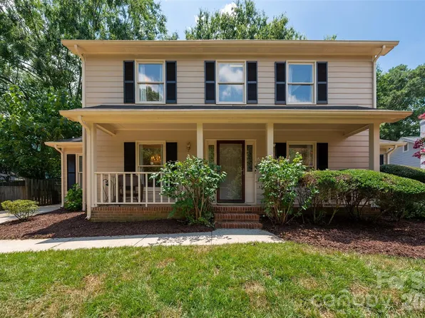 9112 Winter Moss Ct, Charlotte, NC 28227