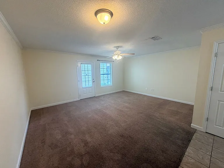 1704 N Patterson St #8 — Photo 4