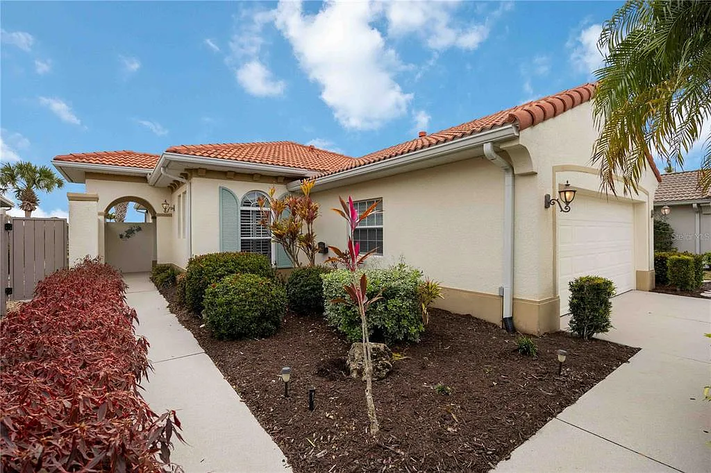2 bed, 2.0 bath, 1430 sqft, $6,500 — Photo 3