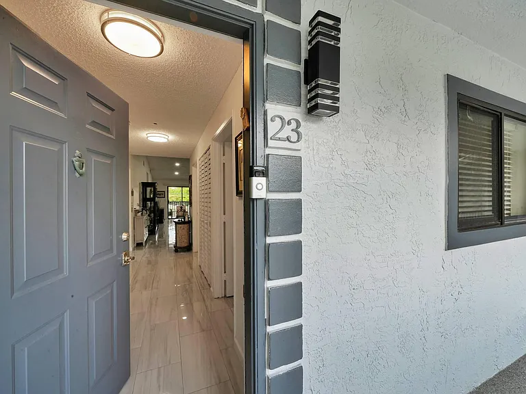 15011 Ashland Cir #23 — Photo 7