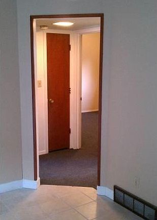 5th image of 130 Warner Ave