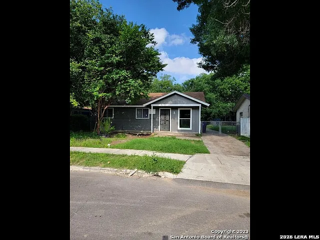 527 Valley Park Dr — Photo 2