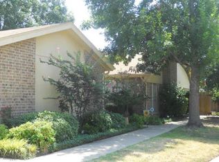 908 Shady Creek Ln, Bedford, TX 76021