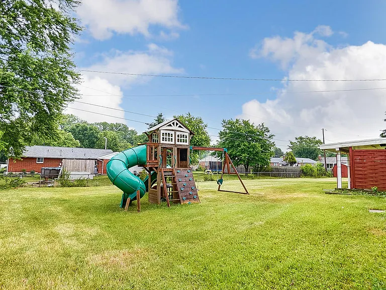 415 Rustic Ct — Photo 30