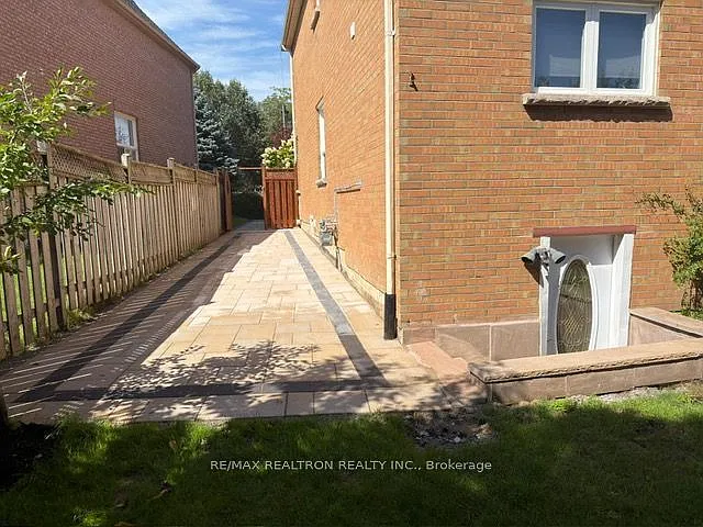 2 bed, $1,900 — Photo 3