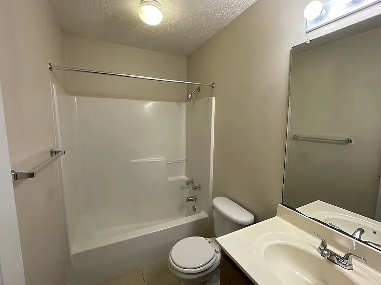 200 Hartness St #B3 — Photo 6