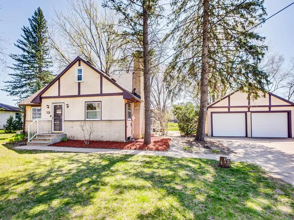 2068 Dotte Dr, White Bear Lake, MN 55110
