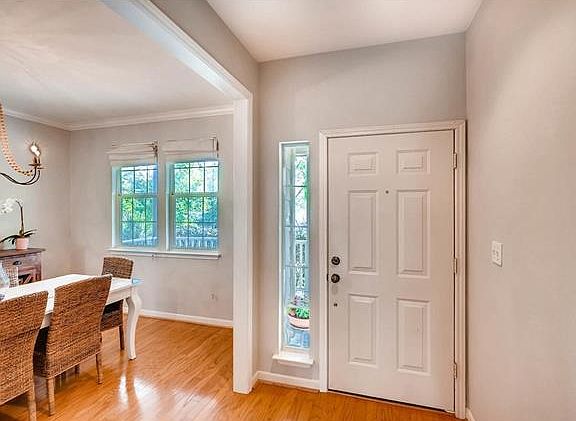 5th image of 3204 S Oak Dr