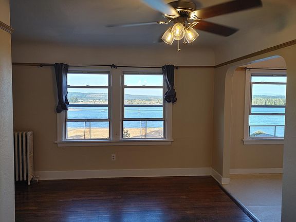 Incredible views of the Columbia River for MILES!! Private!
