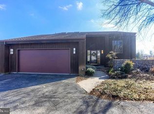 213 Bragg Cir, Hanover, PA 17331