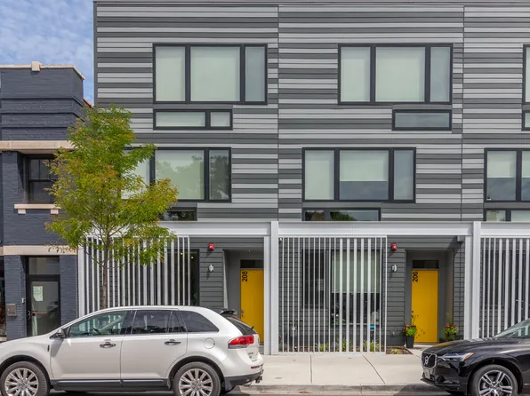 206 Harrison St, Oak Park, IL 60304