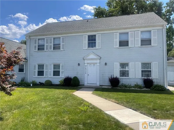 632 Yorkshire Ln #B, Monroe Township, NJ 08831