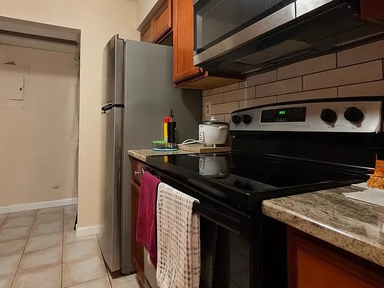 34 Almond Dr — Photo 7