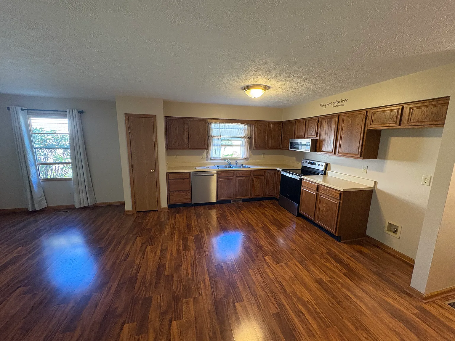 2 bed, 1450 sqft, $1,625 — Photo 3
