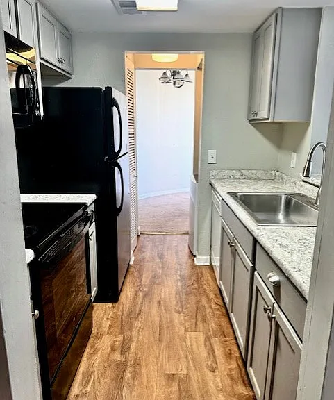 912 Kitchen