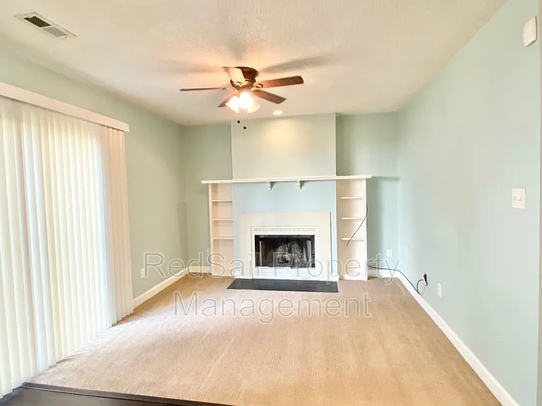 213 N Hunt Club Run — Photo 12