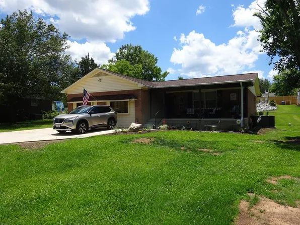 1605 Durst Ave E, Greenwood, SC 29649