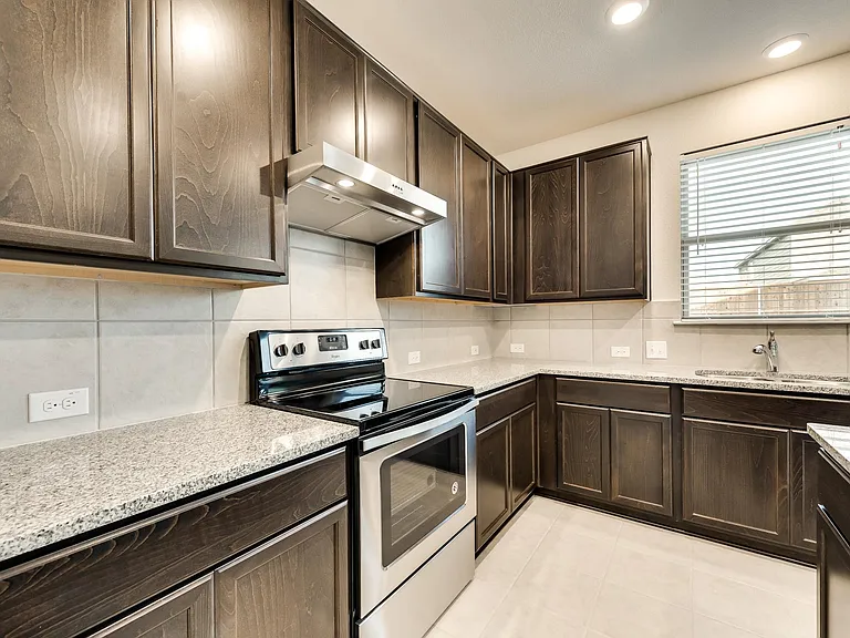 2708 Ryder Ln — Photo 7