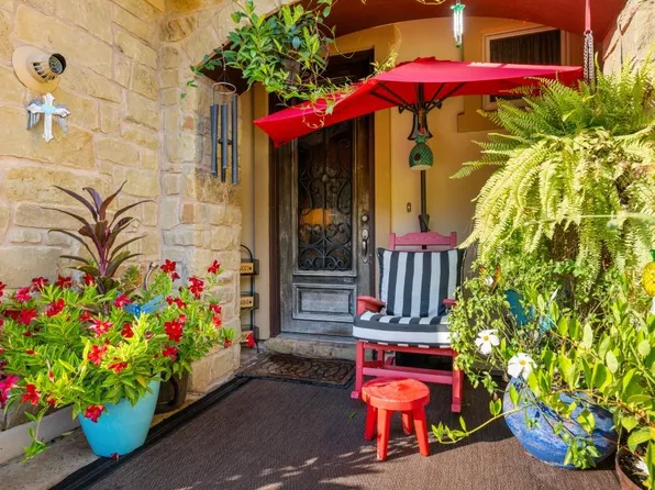 335 Lombardia Dr #19E, Lakeway, TX 78734