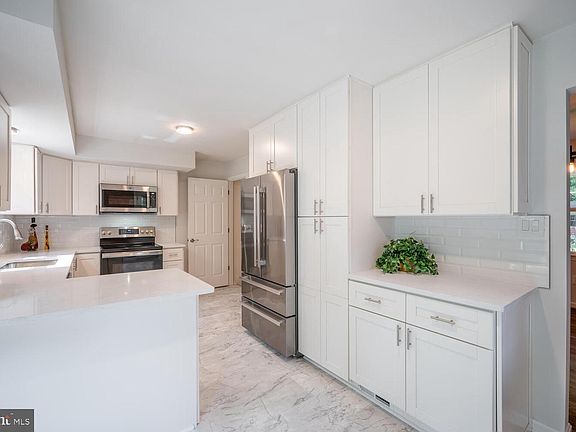 4th image of 8935 Orange Hunt Ln
