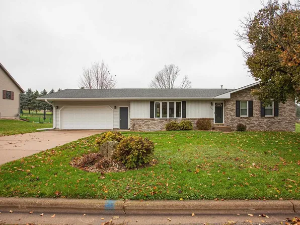 1530 West Golf Drive, Platteville, WI 53818