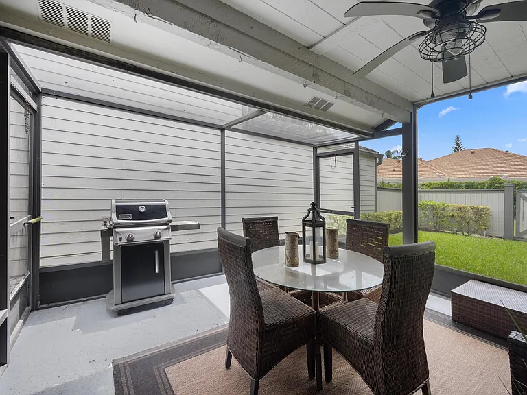 2482 Bedford Mews Dr — Photo 26