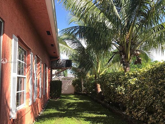 5th image of 9604 NW 67th Ct
