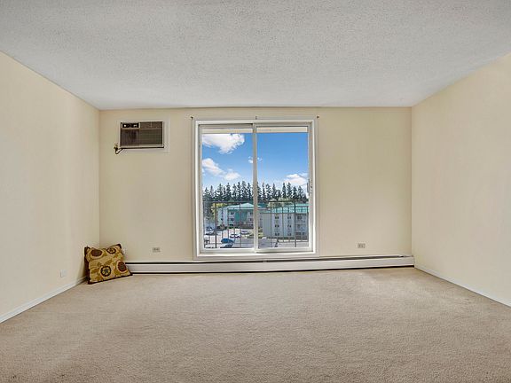 5th image of 399 32nd St W #2-Bedroom