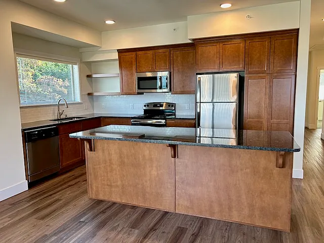 2 bed, 1100 sqft, $2,495 — Photo 2