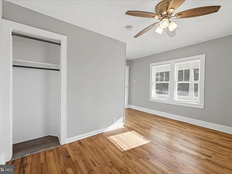 155 Royal Ave — Photo 6