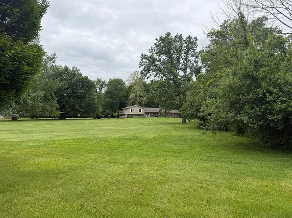 2075 Erickman Ln, Xenia, OH 45385