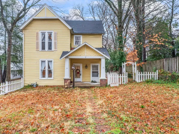 210 Mulberry Ave, Fayetteville, TN 37334