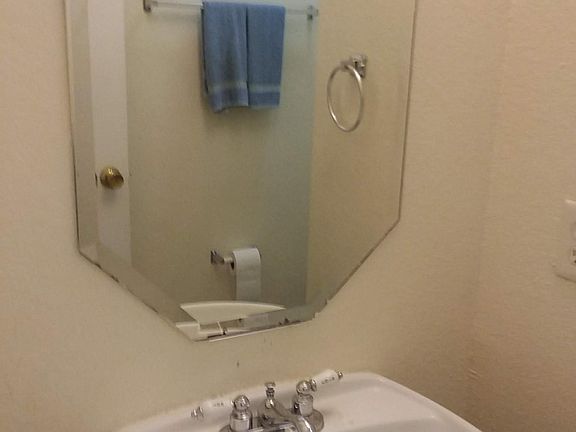 4th image of 2115 Whittier Dr