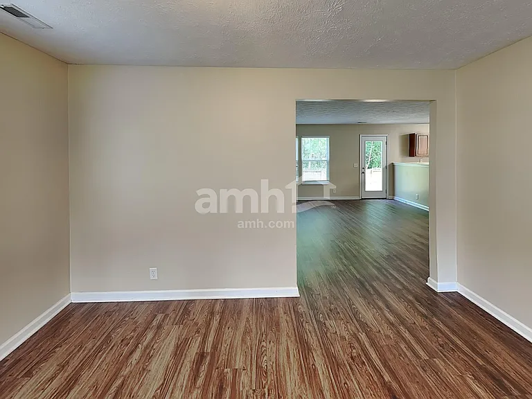 119 Crestwood Ln — Photo 9