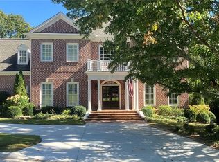 5815 Long Grove Dr, Sandy Springs, GA