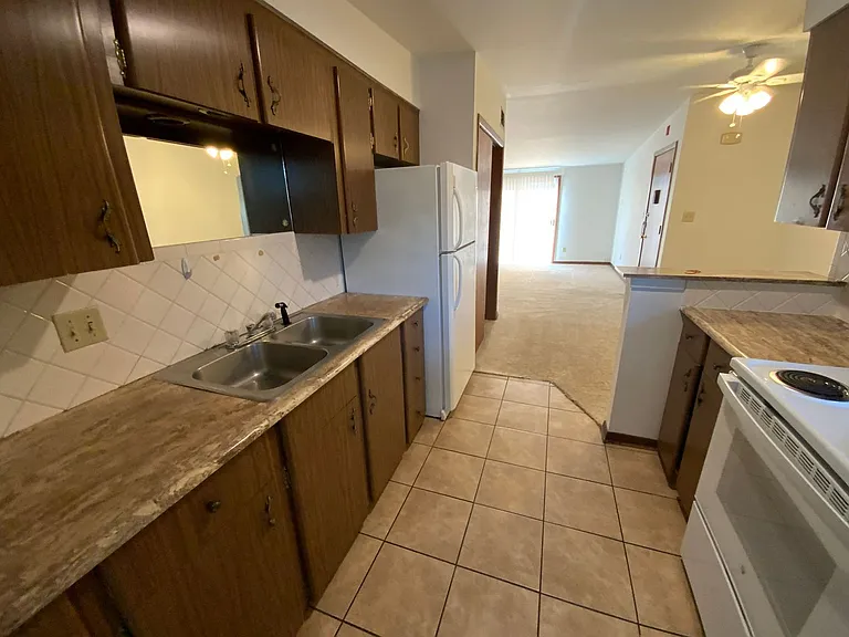 Library Place Apartments — Photo 23
