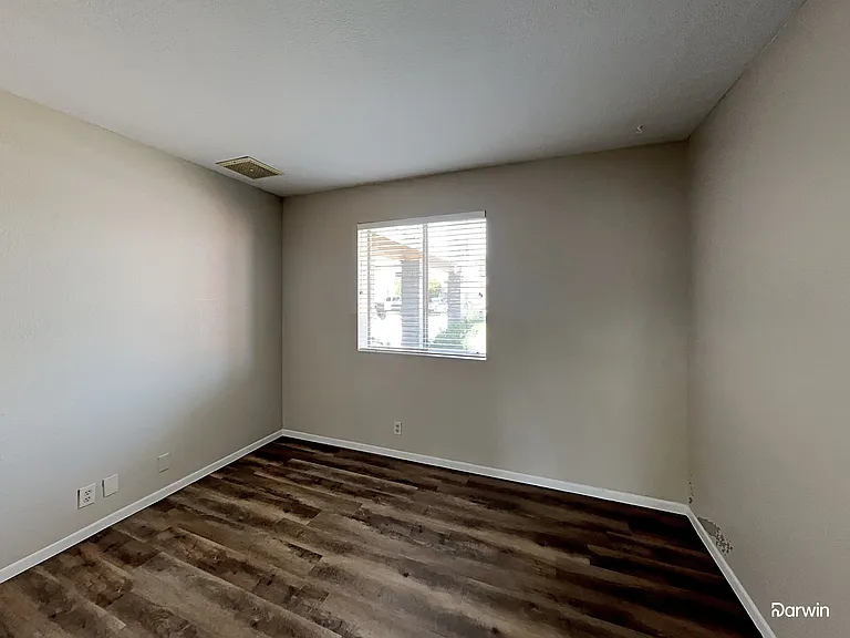 521 E Rosemonte Dr — Photo 9