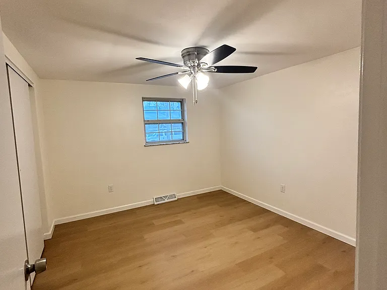 210 Anderson Ln #210 — Photo 6