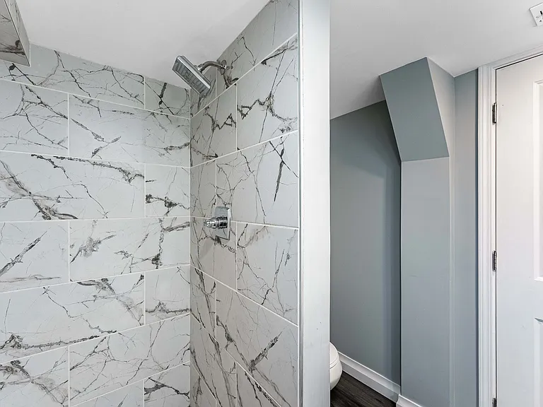 1121 N Leclaire Ave #BASEMENT — Photo 12